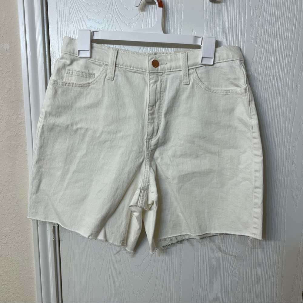 Universal Thread Vintage Bermuda White Frayed/Distressed Women's Shorts | NWT |